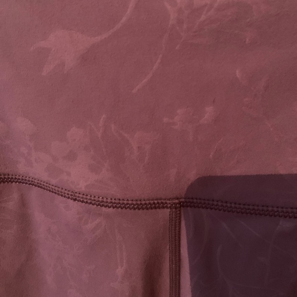 ZYIA Light Lilac Floral Double Strap Bra(L) & matching Pocket Hi-Rise Capri(12)) - Picture 9 of 10